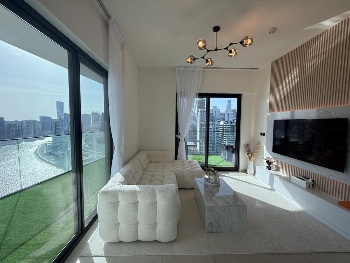 Elegant & Luxury 2Br Apartment Burj And Canal View Sabkhah 외부 사진