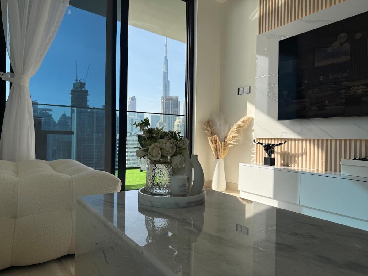Elegant & Luxury 2Br Apartment Burj And Canal View Sabkhah 외부 사진