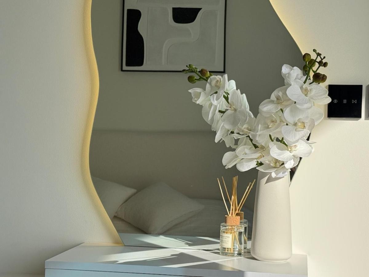 Elegant & Luxury 2Br Apartment Burj And Canal View Sabkhah 외부 사진